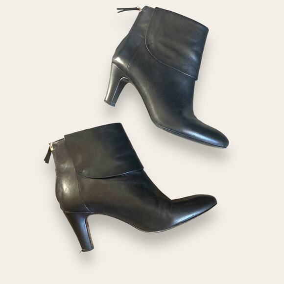 Black Leather size 6 Ankle Boots - Picture 1 of 9